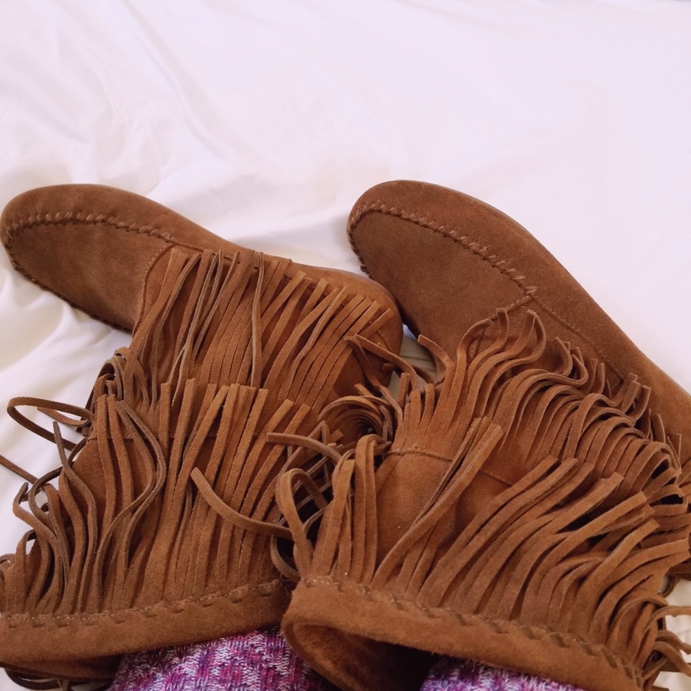 Minnetonka Mid Suede boots